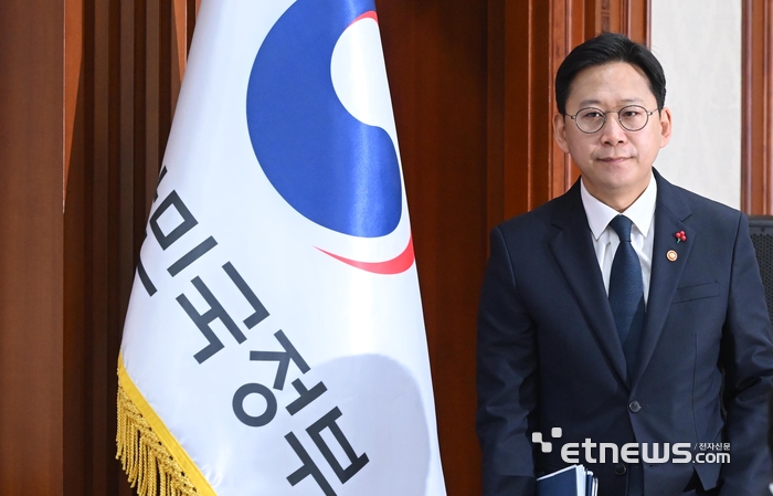 [포토] 경장회의 참석하는 배경훈 부총리