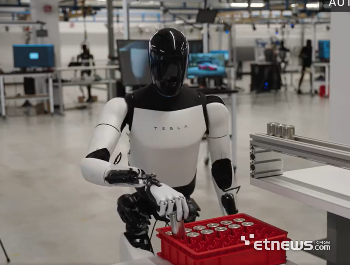 테슬라 휴머노이드 로봇 옵티머스.