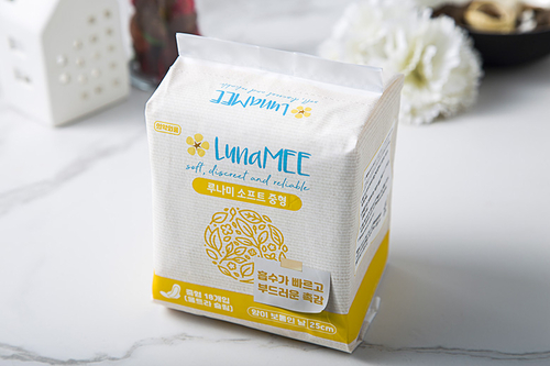 쿠팡 자체브랜드(PB) 자회사 씨피엘비(CPLB)가 생리대를 최저 99원에 제공한다고 29일 밝혔다.