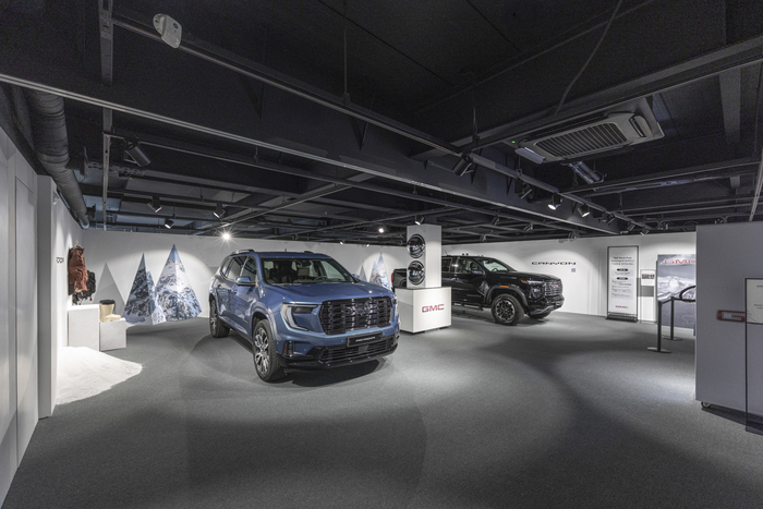 GMC 팝업스토어에 전시된 아카디아. [자료:한국지엠