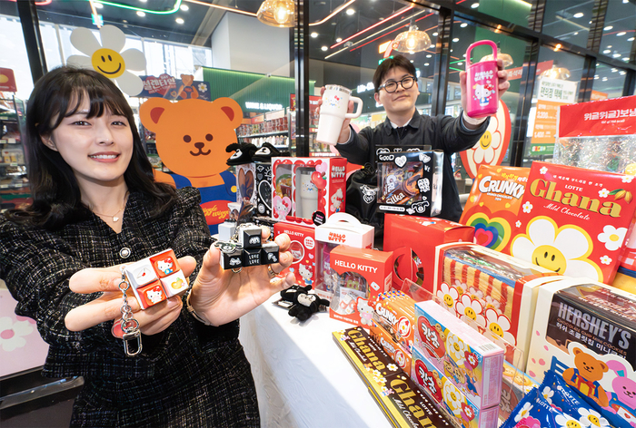 세븐일레븐은 2026년 밸런타인데이를 맞아 3대 기획 상품과 프로모션을 선보인다고 1일 밝혔다.