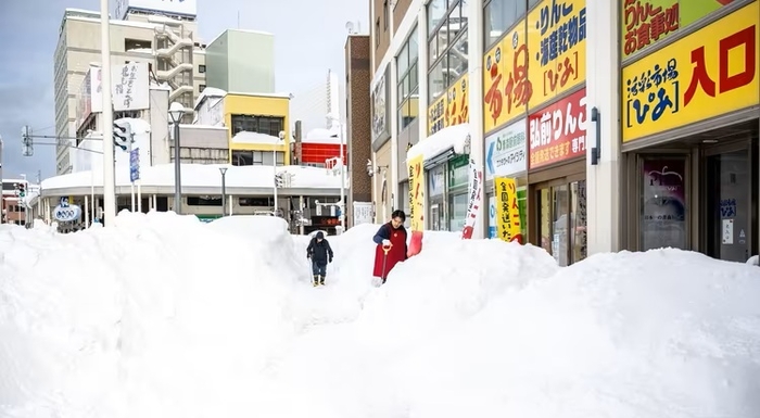 관측 사상 네 번째로 많은 180㎝ 폭설을 기록한 일본 아오모리현. 사진=AFP, 뉴스1