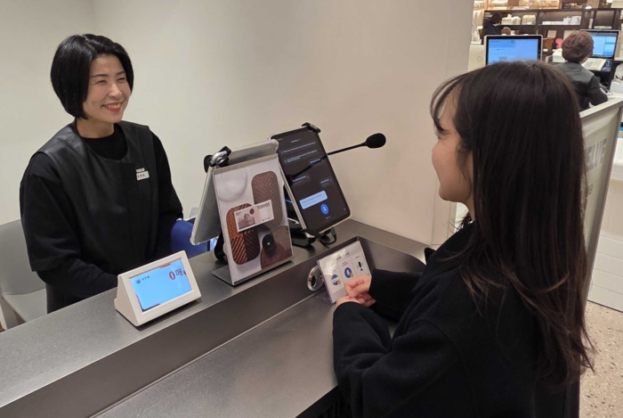 플리토, 신세계백화점 럭셔리 공간에 AI 통번역 지원