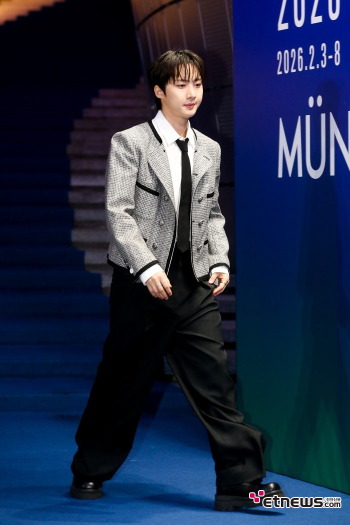 [ET포토] 펜타곤 후이, '멋스러운 발걸음'