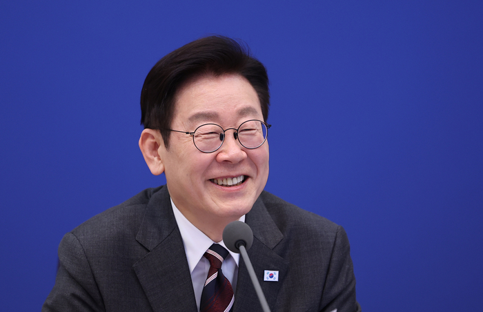 이재명 대통령이 3일 청와대에서 열린 국무회의에서 발언하고 있다. 연합뉴스