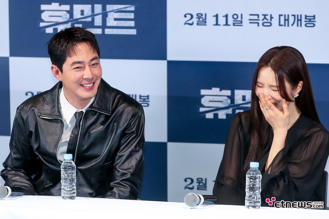 [ET포토] 조인성-신세경, '스위트한 케미'