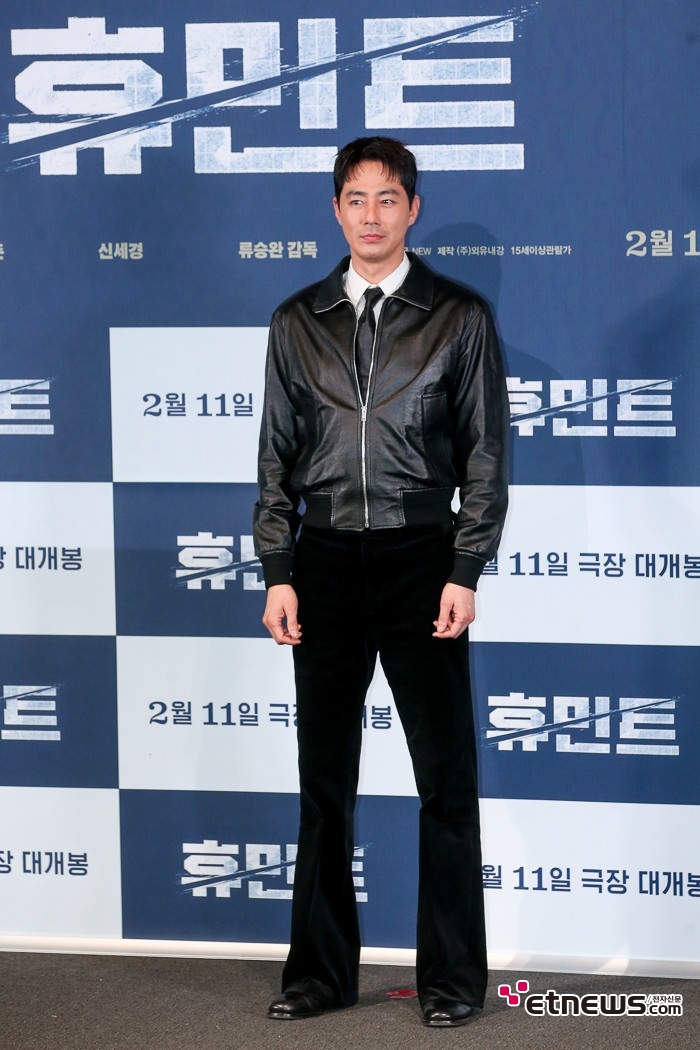 [ET포토] 조인성, '실물로 보면 놀란다는 비율'