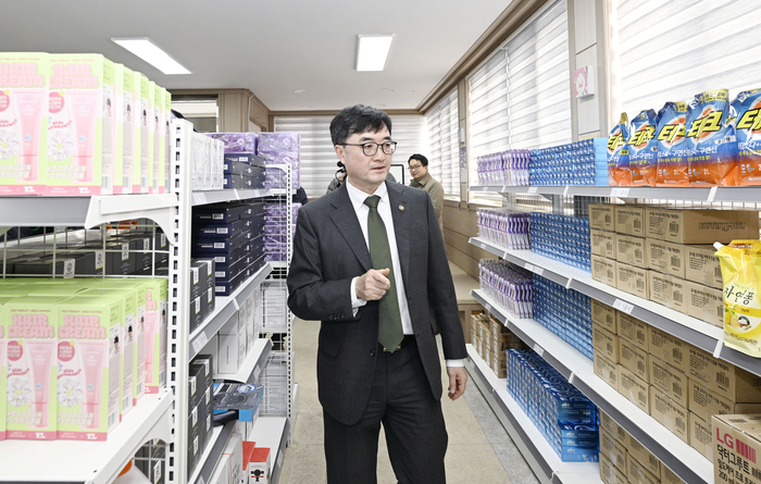 임기근 기획예산처 장관 직무대행 차관이 4일 오후 청주 그냥드림센터를 방문했다.