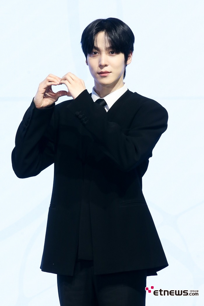 [ET포토] 에이티즈 윤호, '브릭스 높은 하트'