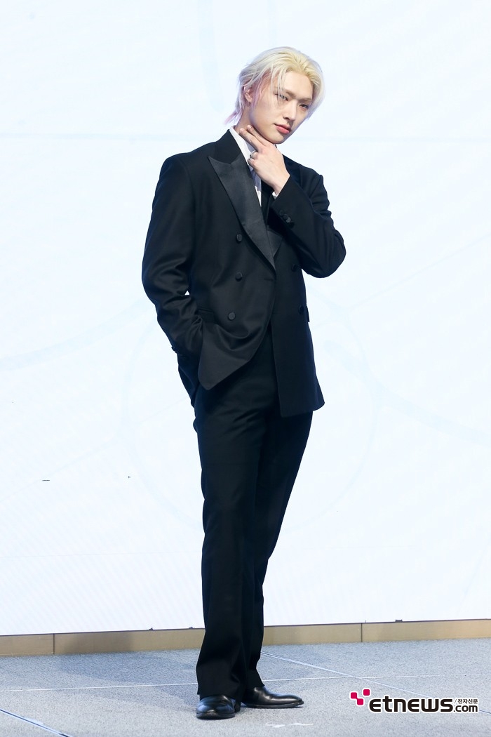 [ET포토] 에이티즈 민기, '멋짐 반빡이는 각도'