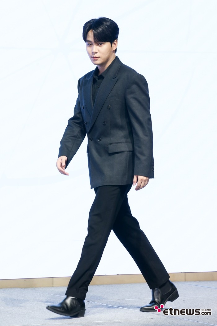 [ET포토] 에이티즈 종호, '멋짐 흩날리며'