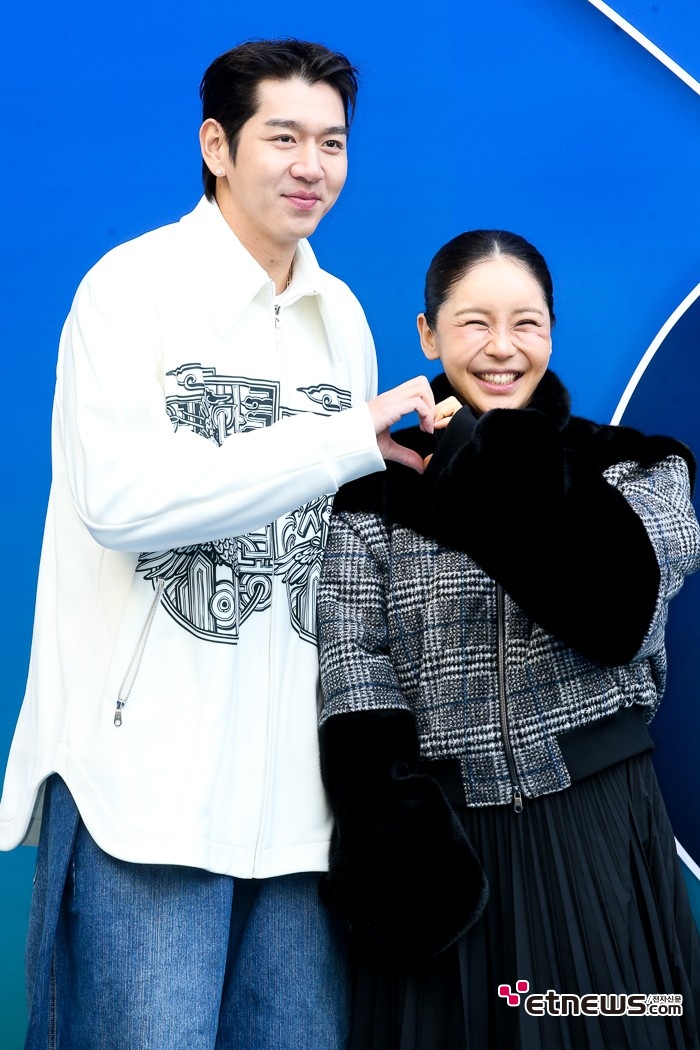 [ET포토] 이대은-트루디, '표정만 봐도 행복한 부부'