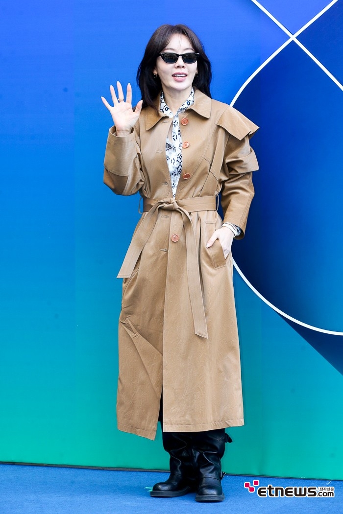 [ET포토] 안선영, '한파에도 트렌치 코트로 버티며'