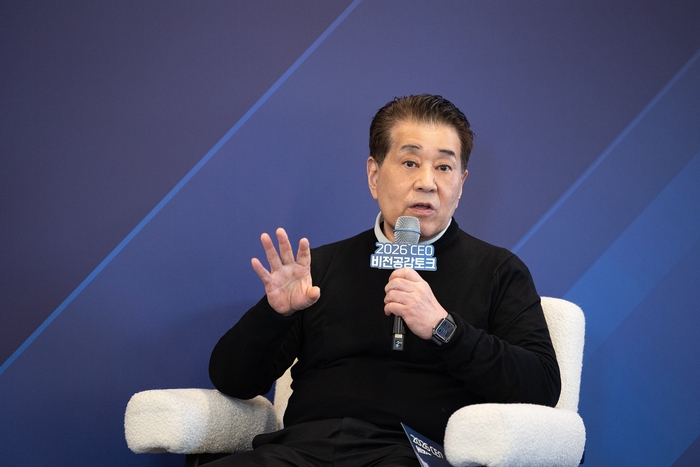 장인화 포스코그룹 회장이 '2026 CEO공감토크'에서 임직원들과 함께 의견을 나누고 있다. 포스코홀딩스