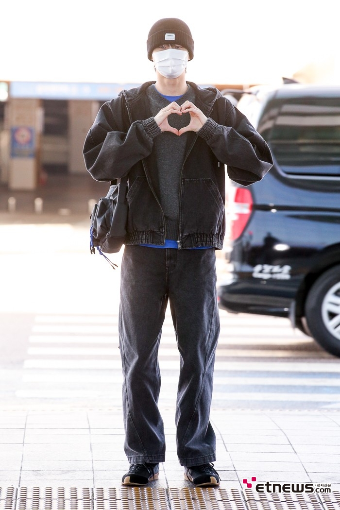 [ET포토] 변우석, '성치 않은 몸상태에도 해외 스케줄 참서차 출국'