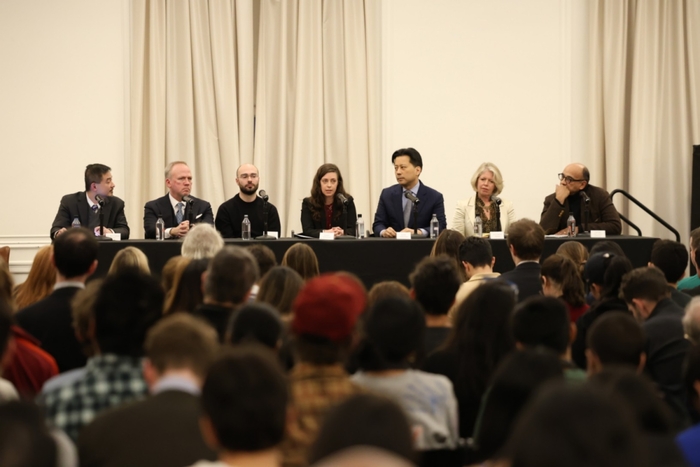 KAIST와 뉴욕대가 연 'AI 거버넌스 서밋' 가운데 공개 패널 토론 모습