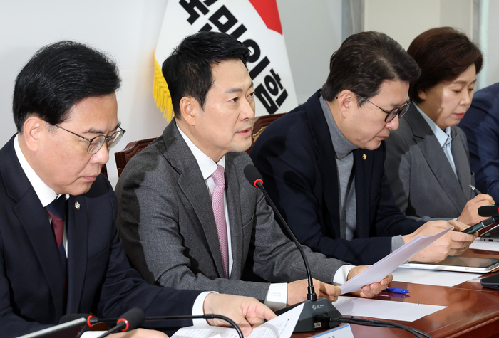 국민의힘 장동혁 대표가 9일 국회에서 열린 최고위원회의에서 모두발언을 하고 있다. 연합뉴스