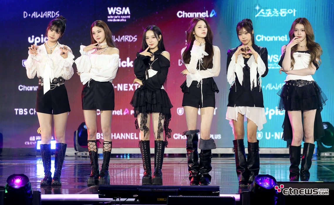 [Et포토] 이즈나, '예쁨이 빛나는 순간'