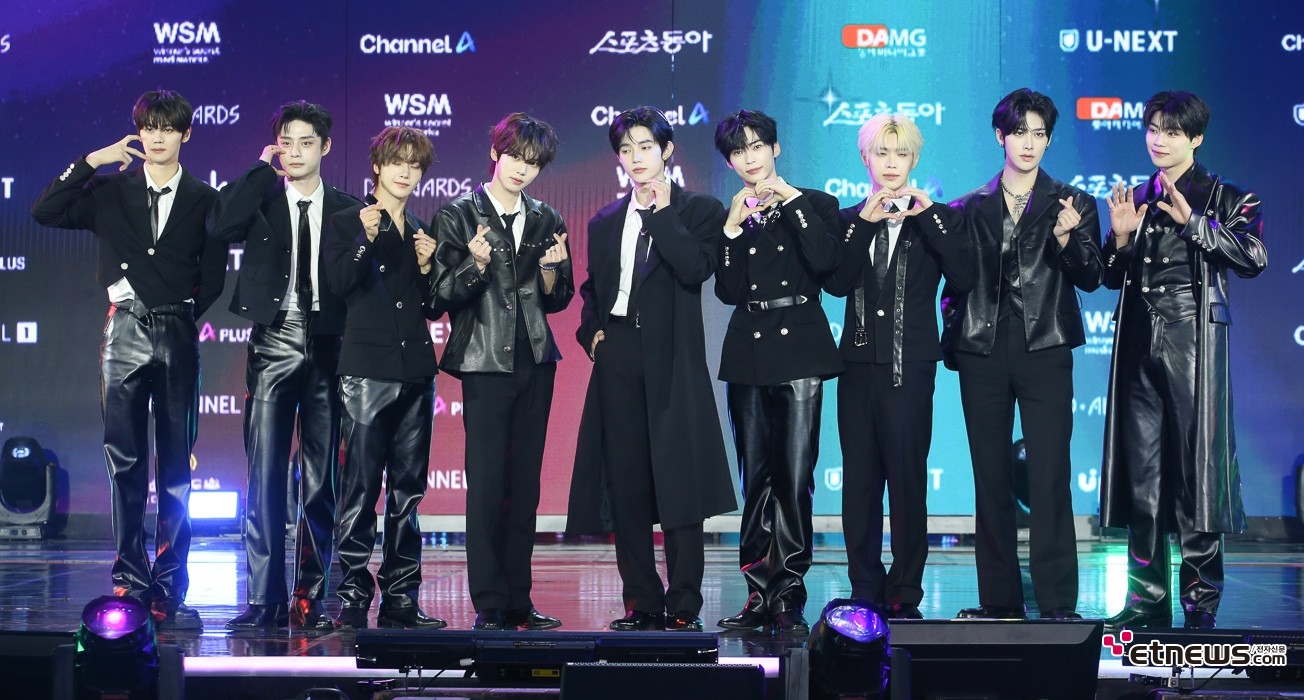 [ET포토] 제로베이스원, '하트도 스타일리시'