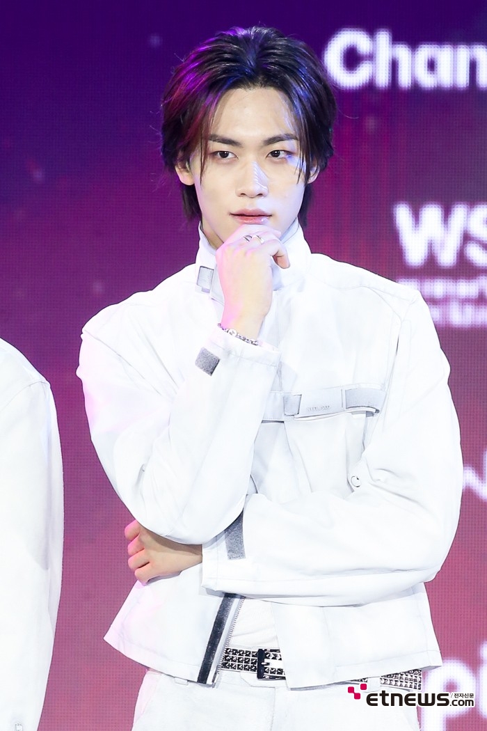 [ET포토] 82메이저 박석준, '여심 정조준'