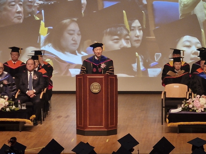 정승렬 국민대 총장이 학위수여식에서 축사를 전하고 있다. (사진=권미현 기자)