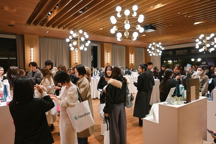 화해글로벌은 지난 5일 일본 도쿄 트렁크 호텔에서 '화해 어워드 인 도쿄 2026:K뷰티 쇼케이스'를 성공적으로 개최했다고 11일 밝혔다.