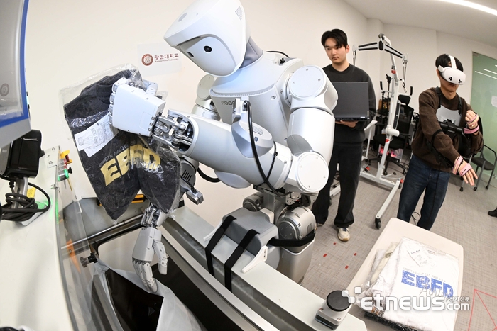 [포토] 휴머노이드 로봇, 물류 현장에 투입될까