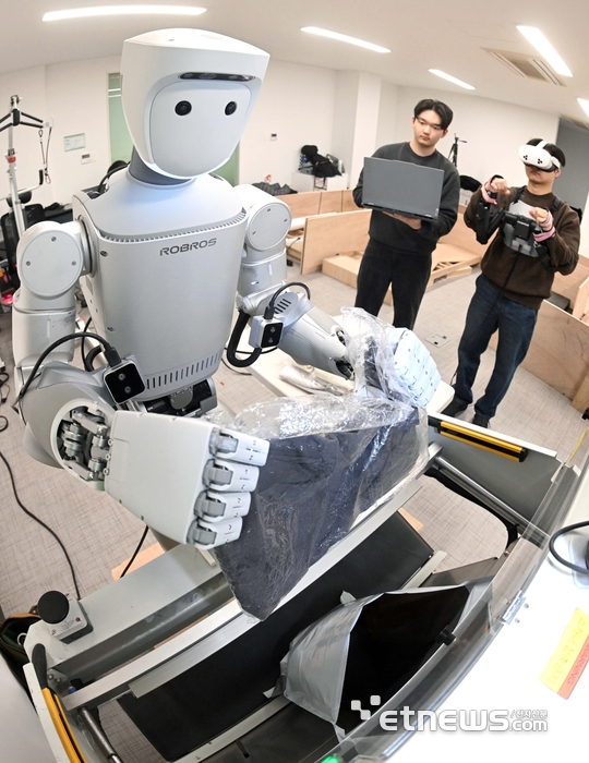 [포토] 물류 포장하는 휴머노이드 로봇