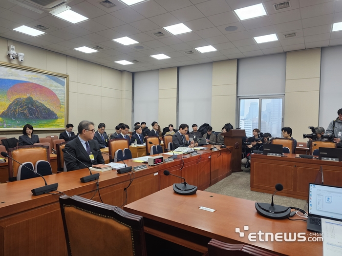 11일 국회에서 빗썸 사태와 관련 정무위원회 전체회의가 열렸다. (사진=송혜영 기자)