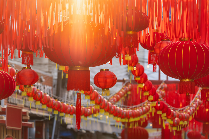중국의 한 온라인 가사 서비스 플랫폼이 춘제(중국 설)를 앞두고 '세배 대행 서비스'를 내놓았다가 여론의 뭇매를 맞고 결국 철회했다. 사진=게티이미지