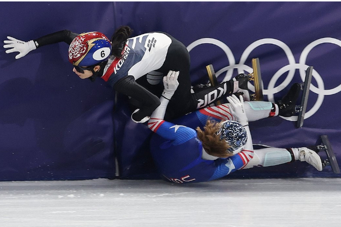김길리가 넘어진 커린 스토더드와 충돌하고 있다. 사진=연합뉴스