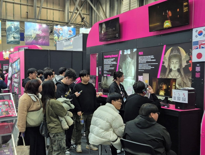 지난해 부산에서 진행된 지스타 2025 게임인재원 전시 부스