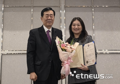 박지연 인텔렉추얼디스커버리 이사(오른쪽)