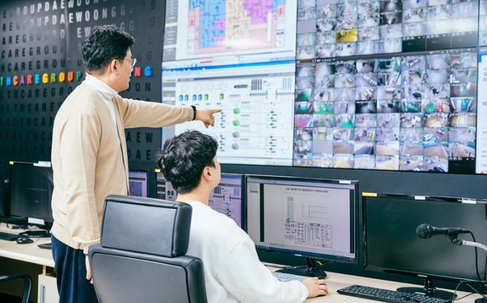 대웅제약 오송 스마트 공장은 이른바 조작이 불가능한 공장으로서 전 공정이 자동화되어 글로벌 규제 기관들이 요구하는 데이터 무결성(Data Integrity) 기준을 충족한다.