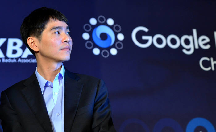 2016년 3월 9일 서울 종로구 포시즌스 호텔에서 열린 '구글 딥마인드 챌린지 매치' 기자회견에 참석한 이세돌 / 윤성혁 기자, 전자신문