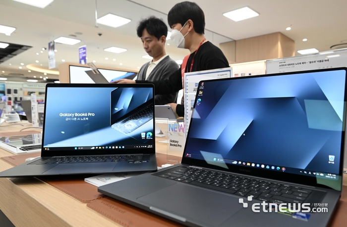 [포토] AI 탑재 노트북 인기