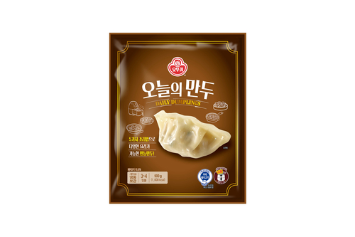 오뚜기는 '오늘의 만두'를 출시했다고 20일 밝혔다.