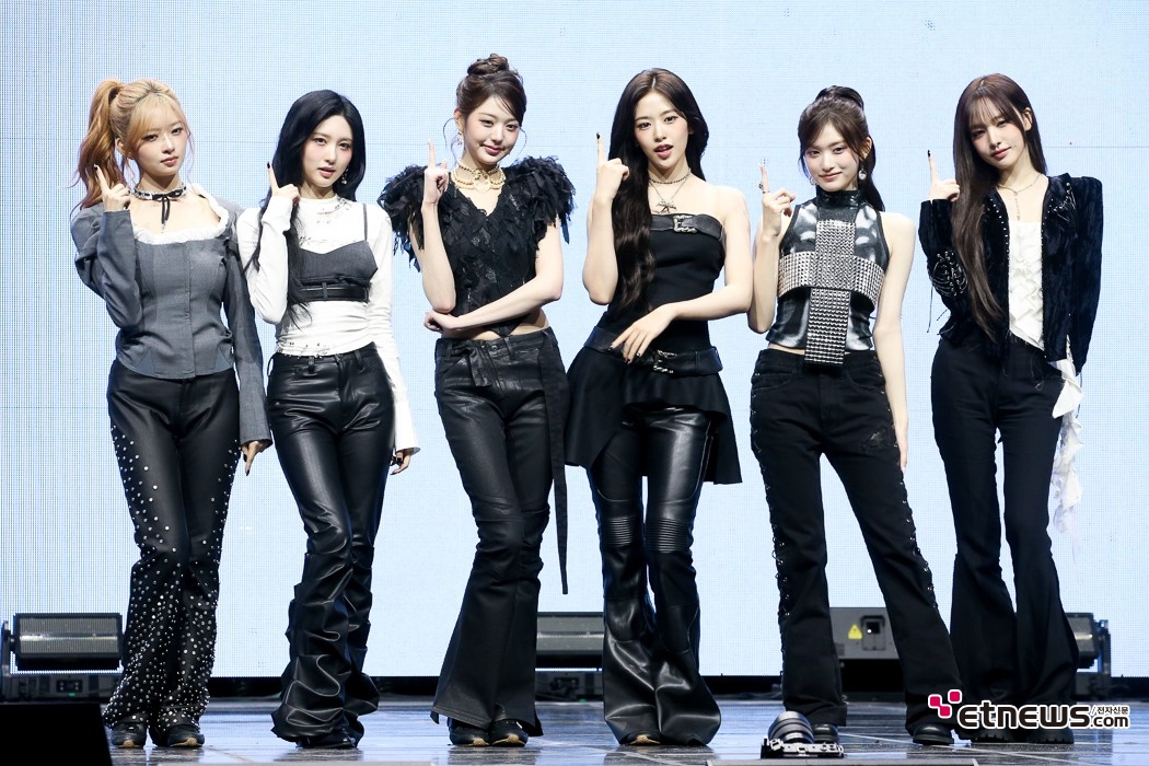 [ET포토] 아이브, '뱅~뱅'