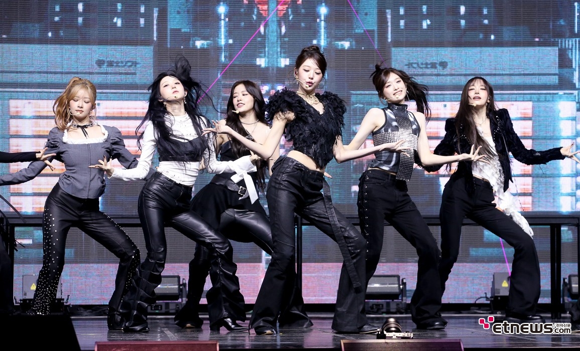 [ET포토] 아이브, '무아지경~'