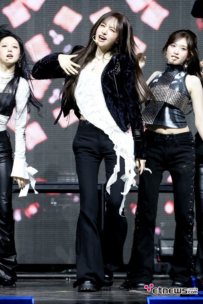 [ET포토] 아이브 리즈, '힘 다해서~'