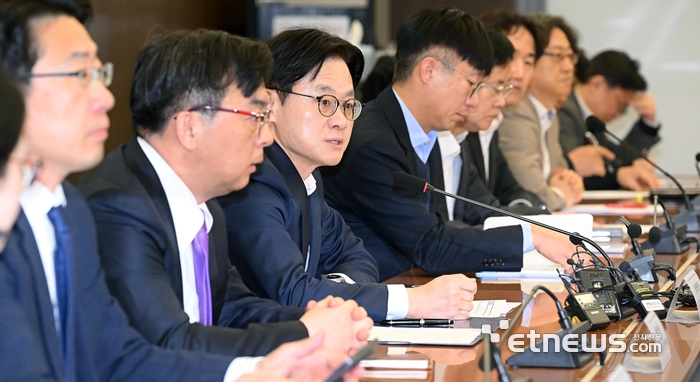 [포토] 모두발언하는 김정관 장관