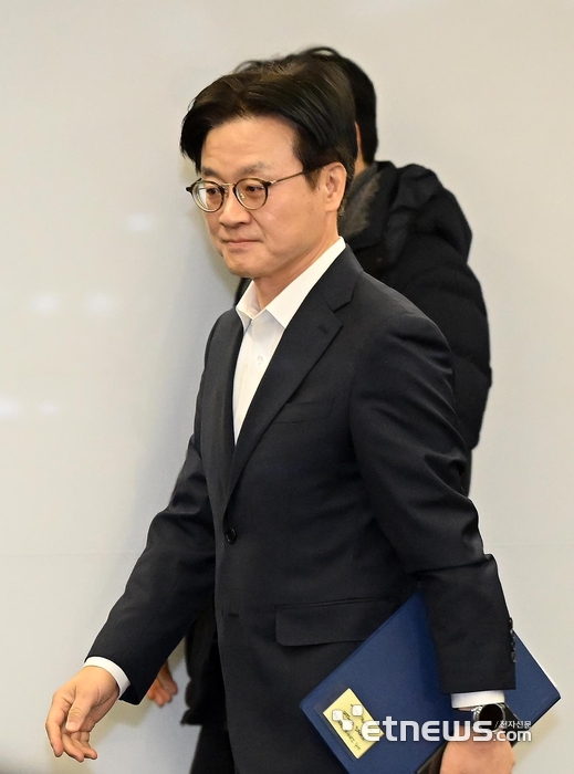 [포토] 회의 참석하는 김정관 장관