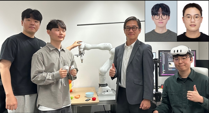 사진 왼쪽부터 KAIST 강태웅 박사과정, 형준하 박사과정, 주재걸 교수, 박민호 박사과정. 우상단 네모 왼쪽부터 KAIST 김기남 박사과정, 서울대 김도현 학부연구생.