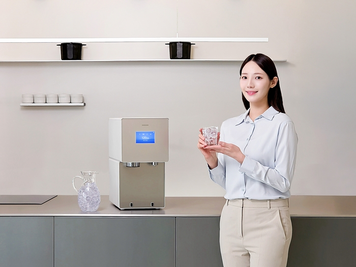 삼성전자, '비스포크 AI 얼음정수기' 출시…AI 살균·보이스 ID 탑재