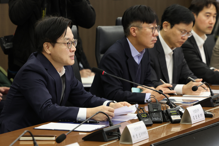 김정관 산업통상부 장관이 23일 서울 중구 대한상공회의소에서 열린 미국 국제비상경제권한법(IEEPA) 판결 관련 민관합동 대책회의에서 발언을 하고 있다. (사진=연합뉴스)