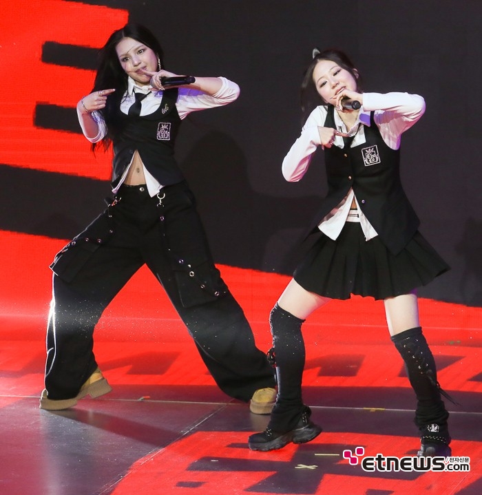 [ET포토] 초코 안판-윤지, '상반된 느낌으로'