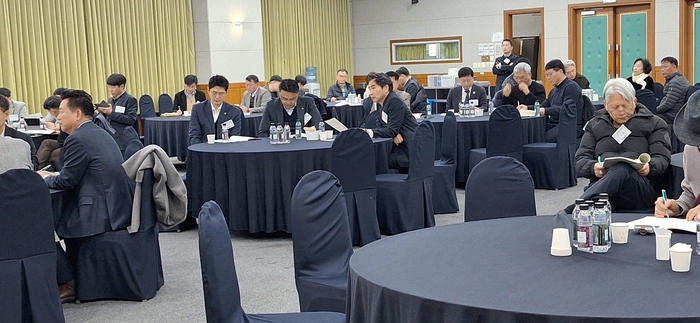 에너지밸리포럼은 24일 광주테크노파크 12층 국제회의장에서 안성일 한국기계전기전자시험연구원 원장을 초청해 '피지컬 인공지능(AI)시대의 전력에너지 및 시험인증기관 기업지원 전략'을 주제로 제81차 정례포럼을 개최했다.