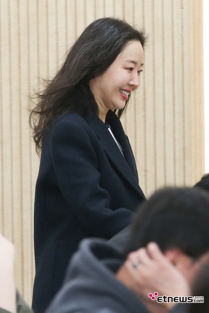 [ET포토] 민희진, '1심 승리자의 미소'