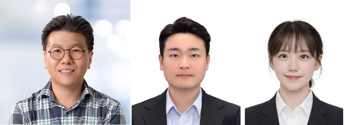 왼쪽부터 이동화 교수, 김성훈 박사, 통합과정 신효경 씨.