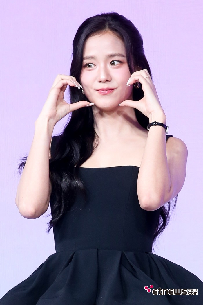 [ET포토] 지수, '핑크빛 하트'